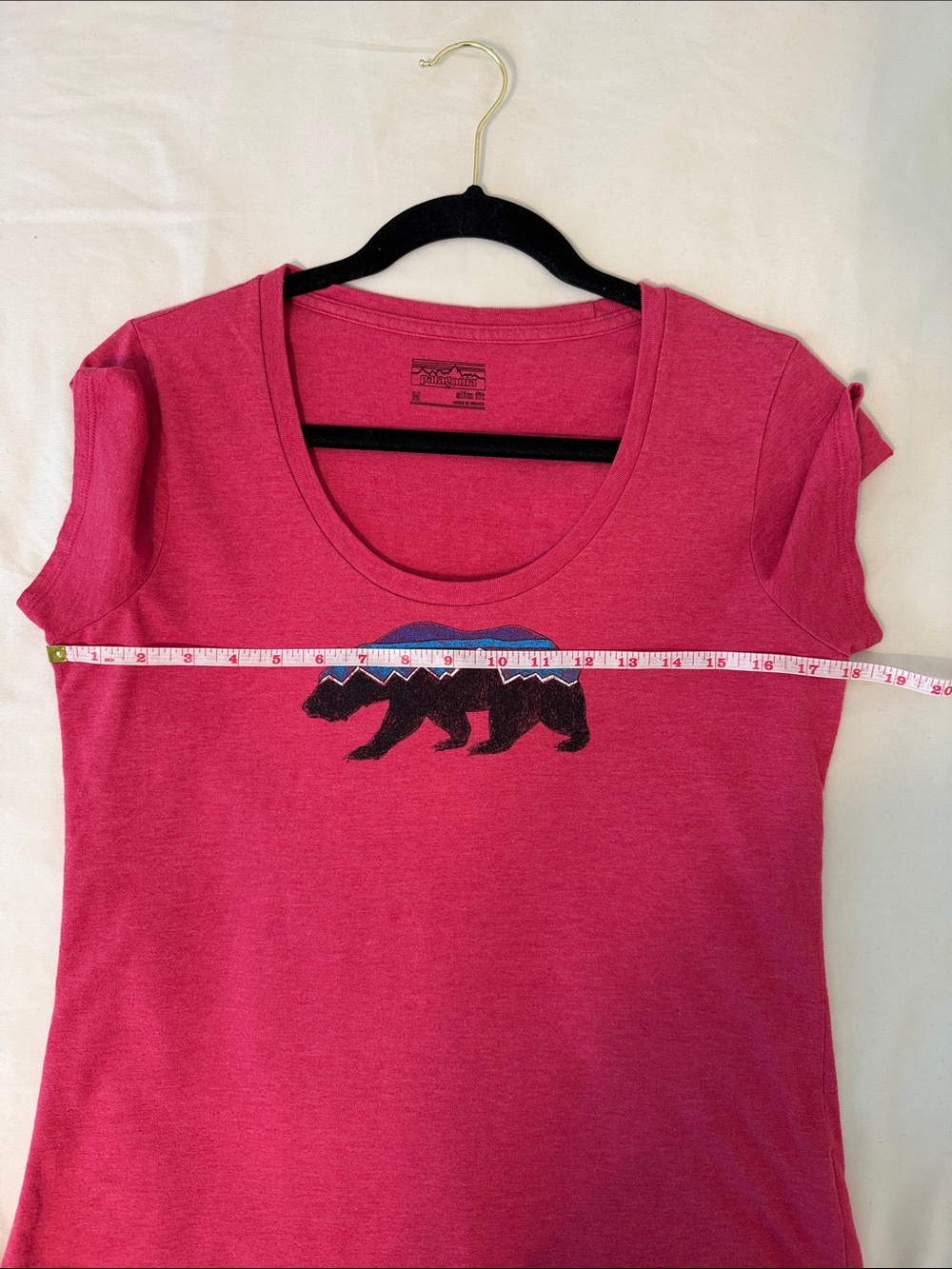 Patagonia Women's Scoop Neck Graphic Tee - Raspberry Pink // Medium Slim Fit - Picture 12 of 13
